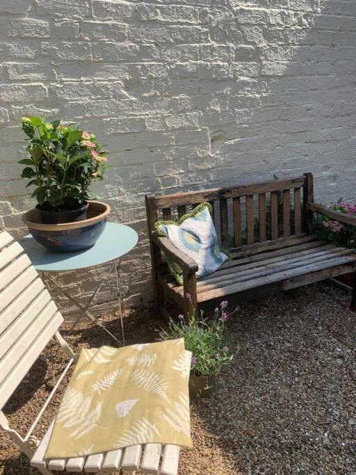 Beautiful Georgian Cottage Within A Private Walled Garden Oakham Dış mekan fotoğraf